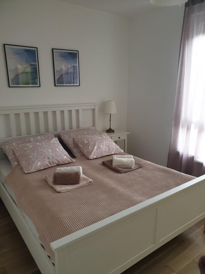 Apartman Viktoria Tuzla Exterior foto
