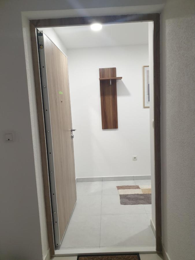Apartman Viktoria Tuzla Exterior foto